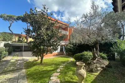 Villa in vendita, Viale dei Promontori, Roma