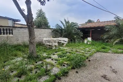 Casa Indipendente in vendita, Via Le Piane, Collecorvino