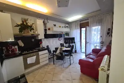 Casa in vendita, Via Federico Fellini, Pomezia