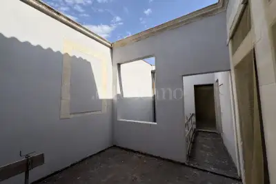 Palazzo in vendita, Via Caltanissetta, Siracusa