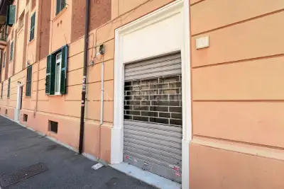 Negozio in affitto, Via Nazario Sauro, Roma