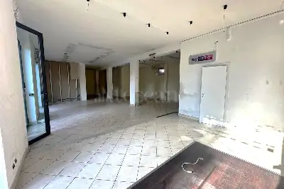 Negozio in affitto, Corso San Vito, Mascalucia