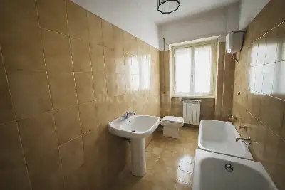 Casa in vendita, Via Luca Valerio, Roma