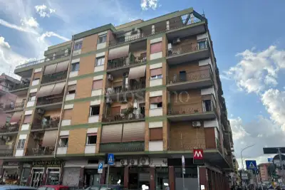 Ufficio in vendita, Via Tuscolana, Roma