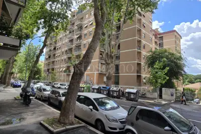 Casa in vendita, Via Costantino, Roma