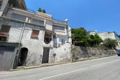 Casa Indipendente in vendita, Via Nazionale, Letojanni
