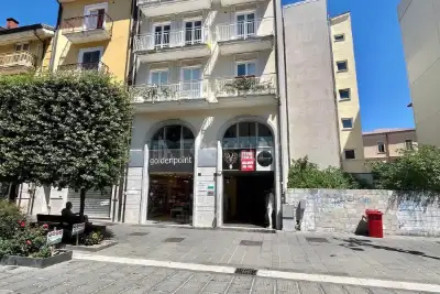 Negozio in affitto, Corso Vittorio Emanuele II, Avellino