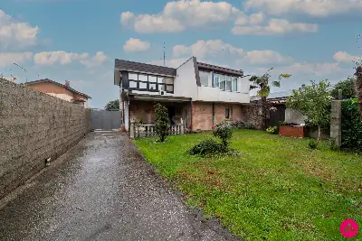 Villino a Schiera in vendita, Via Attimis, Udine