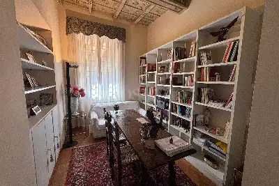 Casa in vendita, Piazza di Monte Citorio, Roma