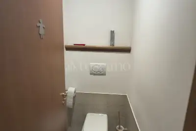 Negozio in vendita, V. Elio Lampridio Cerva, Roma