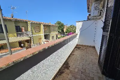 Villino a Schiera in vendita, Via Lago di Como, Pomezia