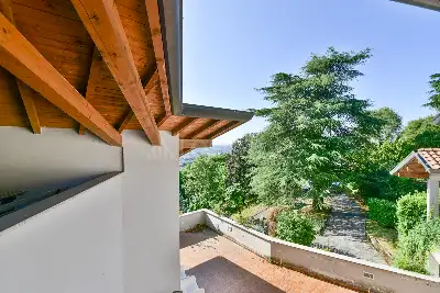 Villa in vendita, Via dei Frassini, Erba