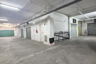 Box in vendita, Via degli Irlandesi, Roma