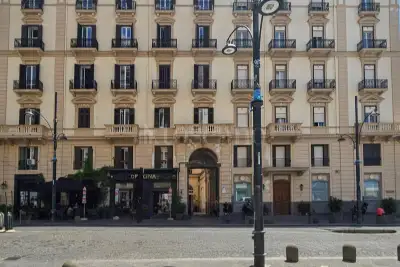 Casa in vendita, Via Santa Lucia, Napoli