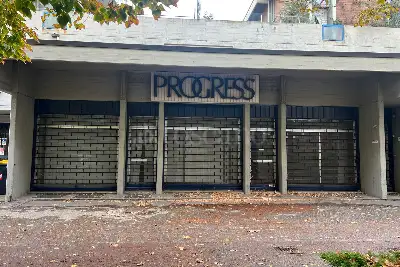 Negozio in vendita, Via Pietro Giardini, Modena