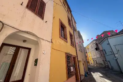 Casa Indipendente in vendita, via Umberto 11, Tula