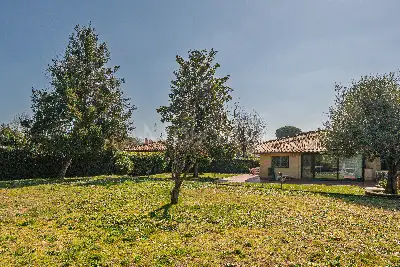 Villino a Schiera in vendita, Largo Olgiata, Roma