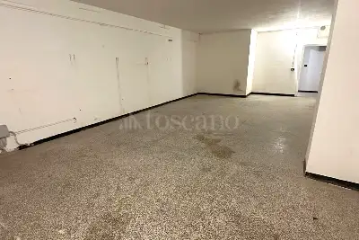Magazzino in vendita, Piazza della Vittoria, Genova