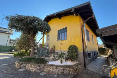 Villa in vendita, Via Monte Rosa, Fagnano Olona