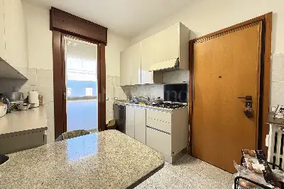 Casa in vendita, Via Pietro Rondoni, Milano