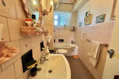 Casa in vendita, Viale dei Caduti per la Resistenza, Roma
