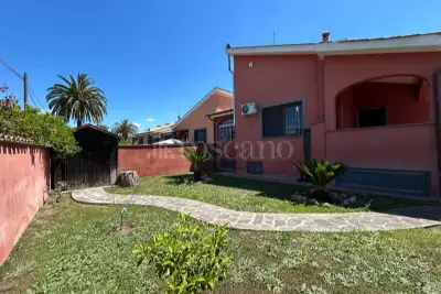 Villa in vendita, Via Vandoies, Roma