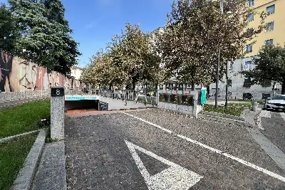 Box in affitto, Piazza Andrea Ferrari, Milano