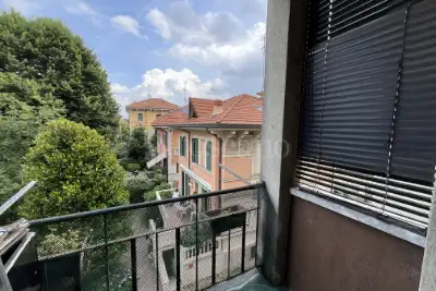 Casa in vendita, Via Achille Bizzoni, Milano