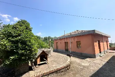 Casa Indipendente in vendita, Via Riggio, Zafferana Etnea