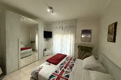 Casa in vendita, Via Salvatore Quasimodo, Como