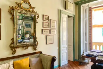 Casa in vendita, Via Santa Lucia, Napoli