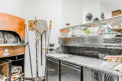 Attività Commerciale in vendita, Via Marconi, Besano