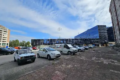 Negozio in vendita, Latina V.le Le Corbusier 175, Latina