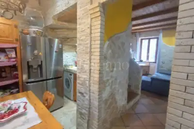 Villa in vendita, Via Formia, Roma