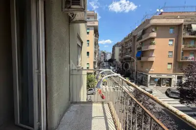 Casa in vendita, Via Edoardo Jenner, Roma