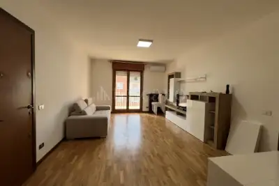 Casa in affitto, Via Giuseppe Chiarelli, Roma
