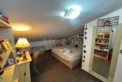 Villino a Schiera in vendita, Via Bedollo, Roma