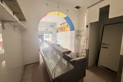 Negozio in vendita, Via Montegrappa, Nettuno