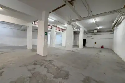 Magazzino in vendita, Via Arturo Graf, Palermo