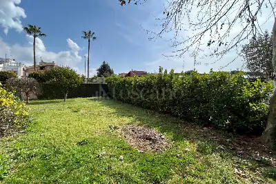 Villa in vendita, Via Mezzocorona, Roma