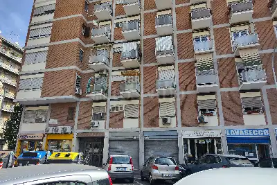 Negozio in vendita, Via Damiano Macaluso, Roma
