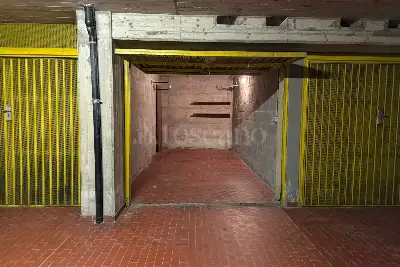 Box in affitto, Via Carlo Vittadini, Milano