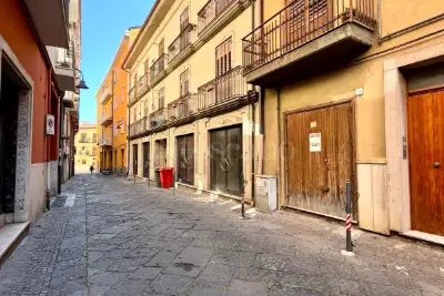 Negozio in vendita, Via Modestino del Gaizo, Avellino