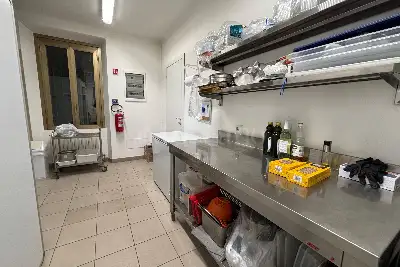 Negozio in vendita, Piazza San Francesco, Bollate