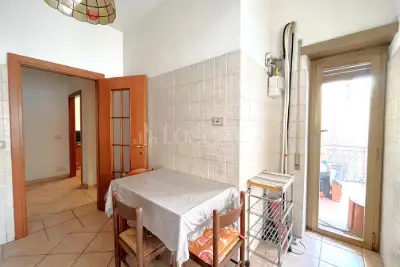 Casa in vendita, Via Caprese, Roma