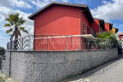 Villino a Schiera in vendita, Via Currolo, Catania