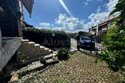 Villino a Schiera in vendita, Via Serecchia, Cisterna di Latina , Cisterna di Latina