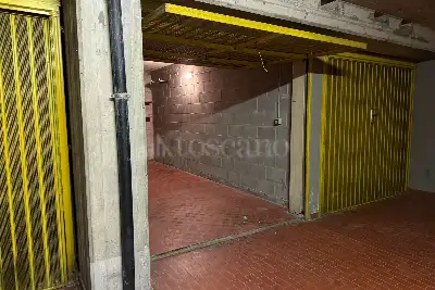 Box in affitto, Via Carlo Vittadini, Milano