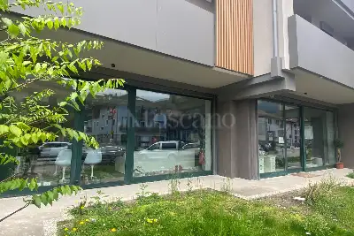 Negozio in vendita, Via Cesare Battisti, Comano Terme