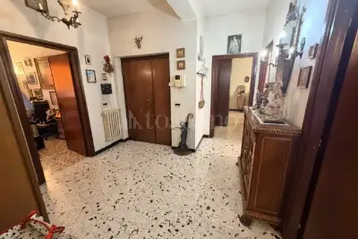 Casa in vendita, Via Virgilio, Pomezia